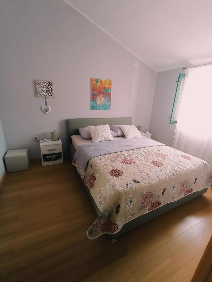 Apartment Silvija Vinisce Ngoại thất bức ảnh