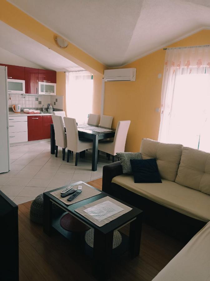 Apartment Silvija Vinisce Ngoại thất bức ảnh