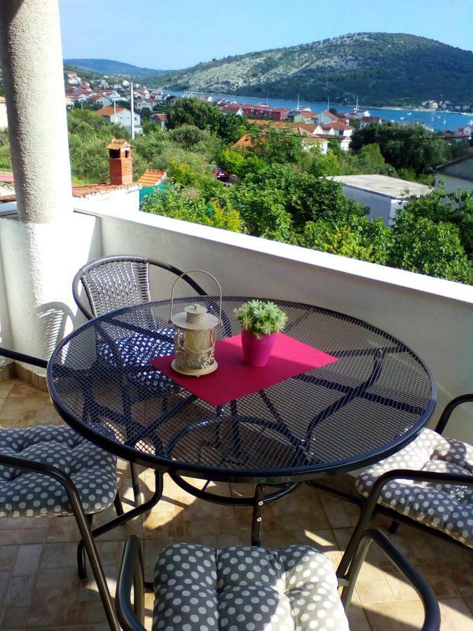 Apartment Silvija Vinisce Ngoại thất bức ảnh